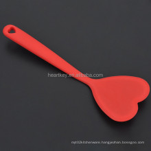 One Piece Heart Shaped Heat Resistant Silicone Kitchen Spatula For Baking Cooking